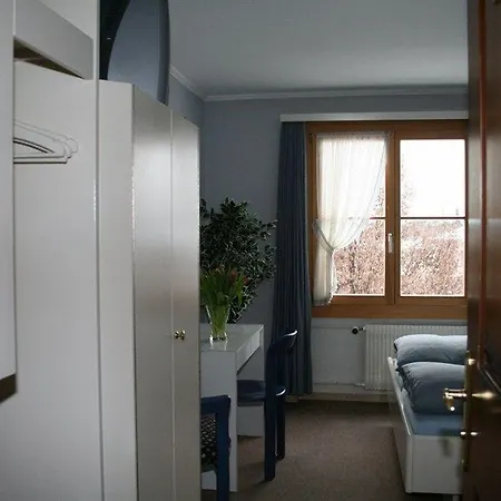 Italian Lifestyle & Osteria Chartreuse 3* Hilterfingen