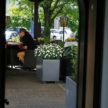 فندق Italian Lifestyle & Osteria Chartreuse هلترفنغن