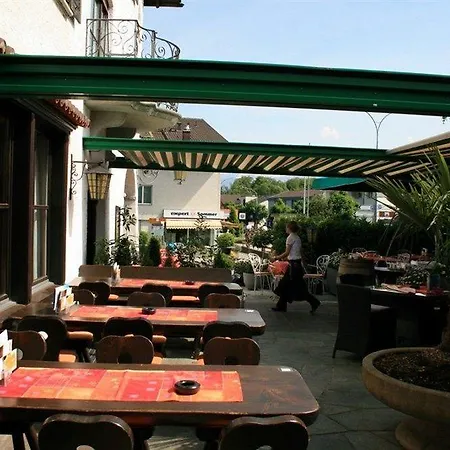 Italian Lifestyle & Osteria Chartreuse هلترفنغن