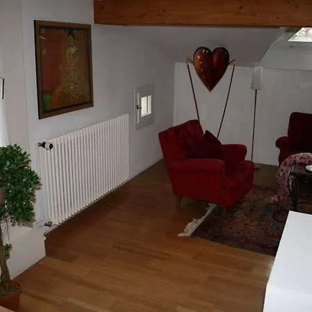 Italian Lifestyle & Osteria Chartreuse Hotell 3*