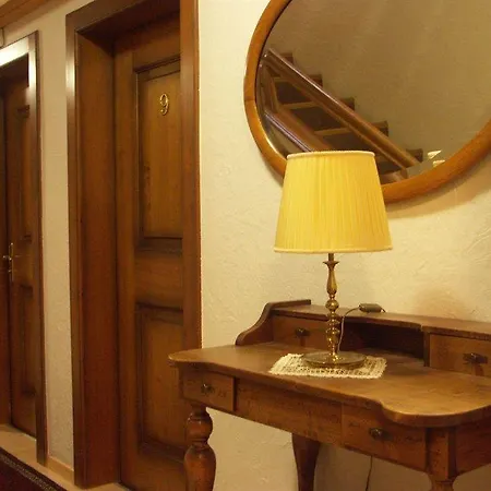 Italian Lifestyle & Osteria Chartreuse Hotel