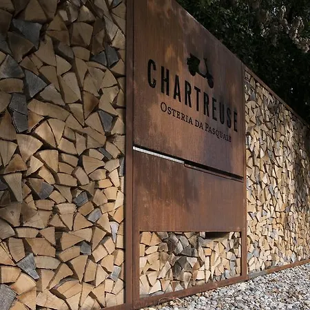 Italian Lifestyle & Osteria Chartreuse هلترفنغن