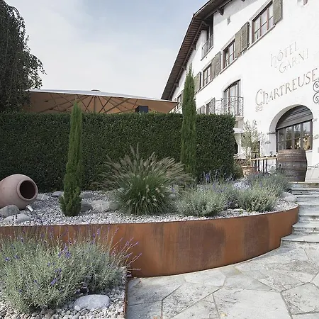Italian Lifestyle & Osteria Chartreuse Hotel 3*