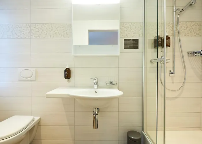 Italian Lifestyle & Osteria Chartreuse Hotel