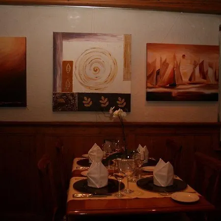 Italian Lifestyle & Osteria Chartreuse מלון 3*