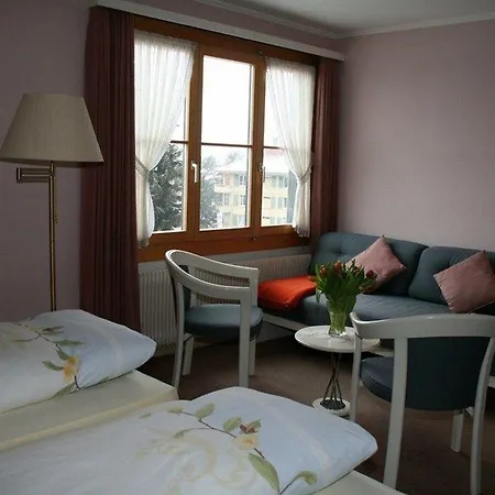 Italian Lifestyle & Osteria Chartreuse מלון Hilterfingen